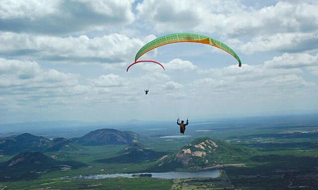 Saiba tudo sobre a temporada de voo livre na Serra de Patu que começa esse  mês