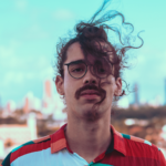 Gabriel Miranda lança Escritos de amor e outros versos, seu primeiro livro de poesias