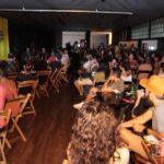 Humoristas Nil Agra e João Pimenta apresentam-se no Natal Comedy Club