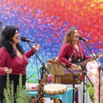 Turnê Espalhe o Amor do duo Camomila Chá chega a Natal