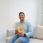 Jornalista Wender Gomes estreia na literatura com obra que explora memória e identidade